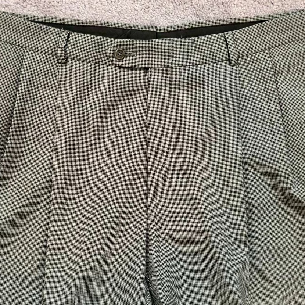 ~EUC~ Austin Reed Pleated Suit Pants - Men | Color: HOUNDSTOOTH | Size: 34 / 32